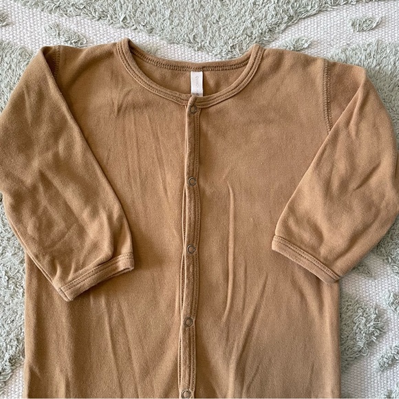 Quincy Mae Organic Full Snap Footie Pajamas in Honey - 18-24 Months - Picture 2 of 3